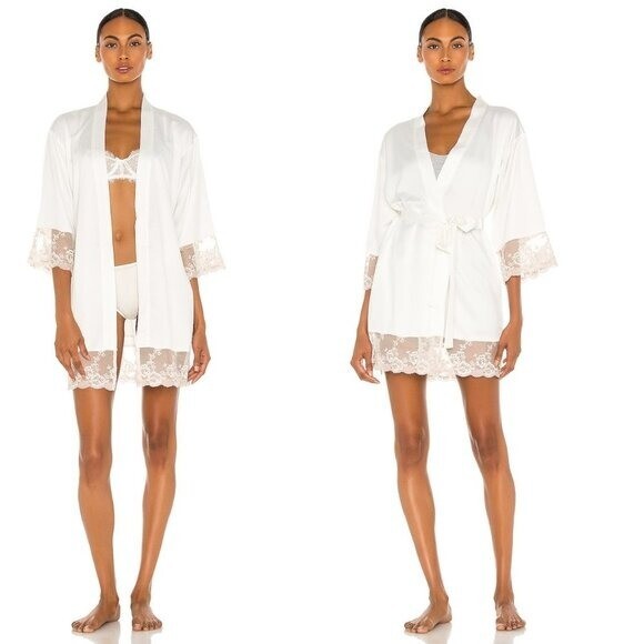 Flora Nikrooz NEW Rosa Kimono Satin Lace Trim Robe in Ivory Size M