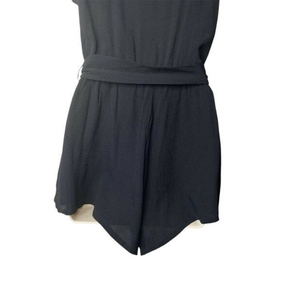 Privacy Please | NWT Rachel Ruffle V Neck Romper in Black Size S