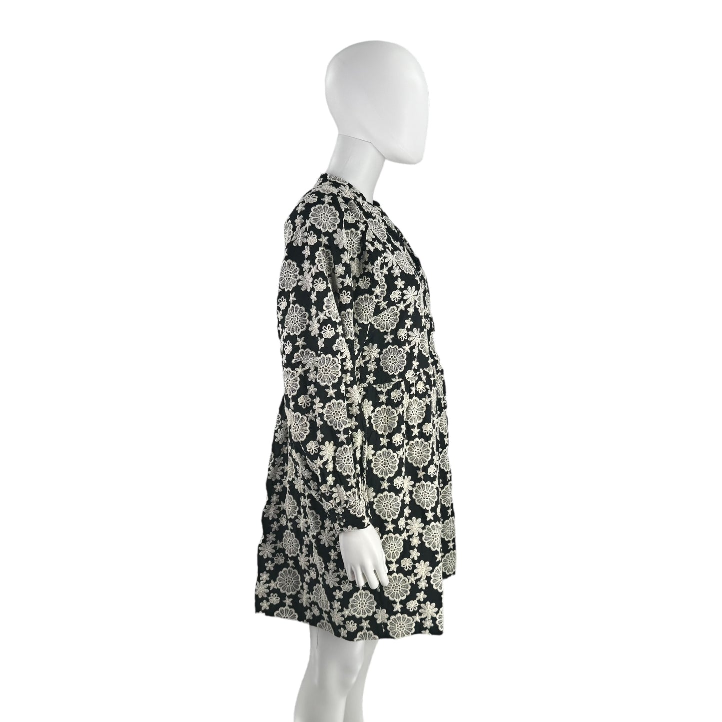 Hyacinth House Black & Ivory Eyelet Kathleen Long Sleeve Dress