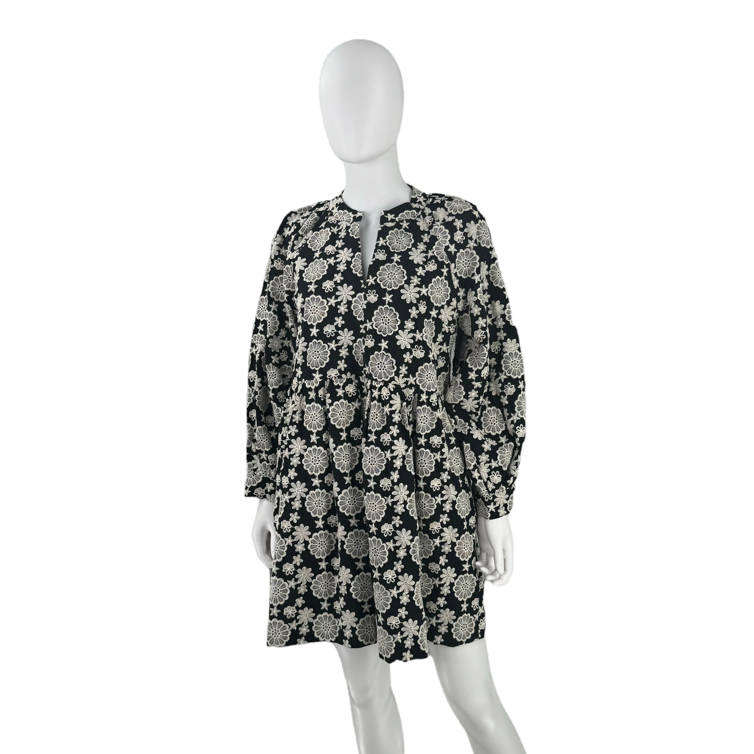 Hyacinth House Black & Ivory Eyelet Kathleen Long Sleeve Dress
